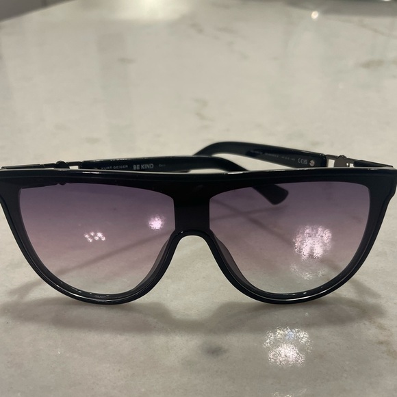 KURT GEIGER SUNNY DAYS BLACK SUNGLASSES!!!! New!! - Picture 1 of 5